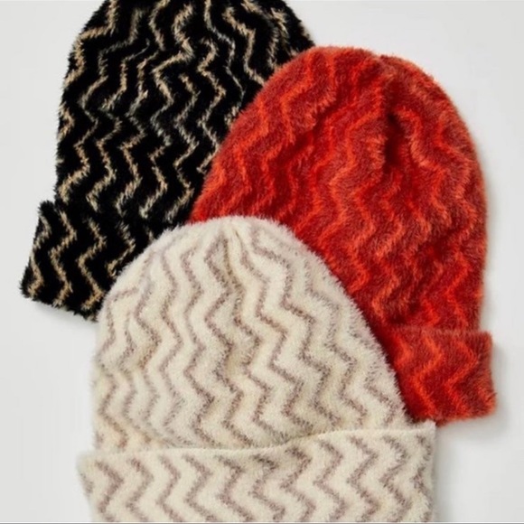 NWT Free People Ziggy Fuzzy Beanie - Picture 5 of 6